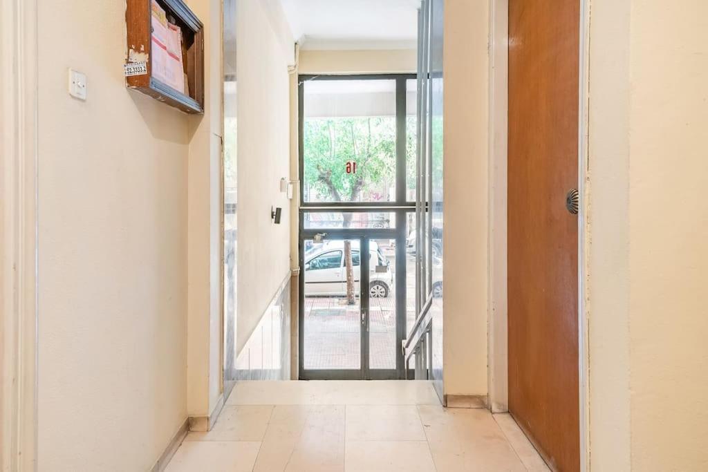Chic Apt Near Acropolis - Avdi Square Athènes Extérieur photo