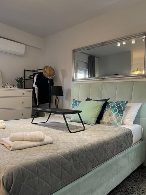 Chic Apt Near Acropolis - Avdi Square Athènes Extérieur photo