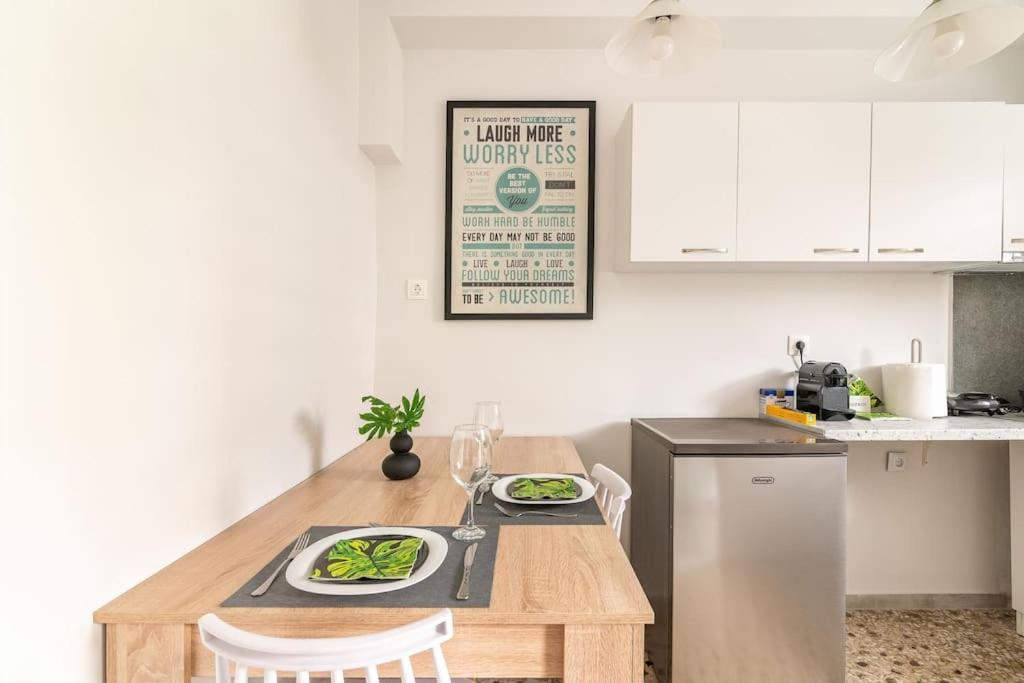 Chic Apt Near Acropolis - Avdi Square Athènes Extérieur photo