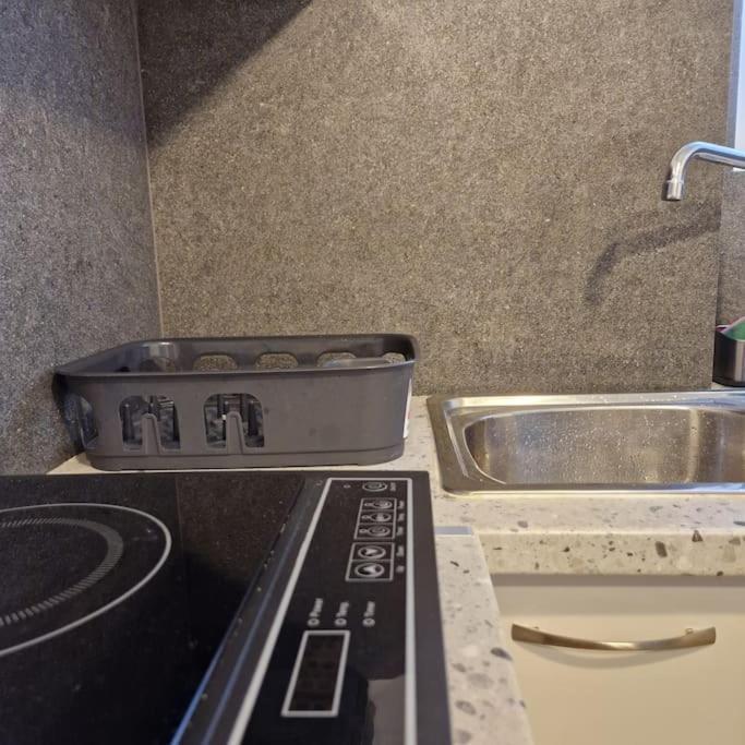 Chic Apt Near Acropolis - Avdi Square Athènes Extérieur photo